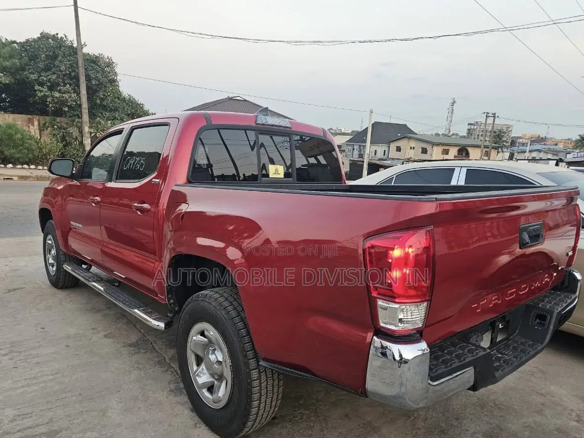 Toyota Tacoma 2017 Red