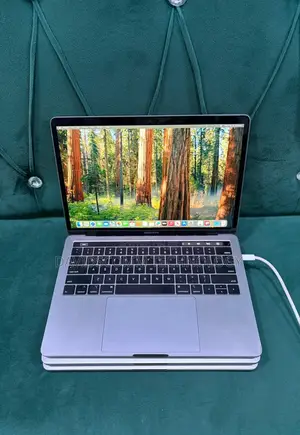Laptop Apple MacBook Pro 2019 16GB Intel Core i7 SSD 1T