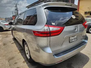 Toyota Sienna 2016 Gray