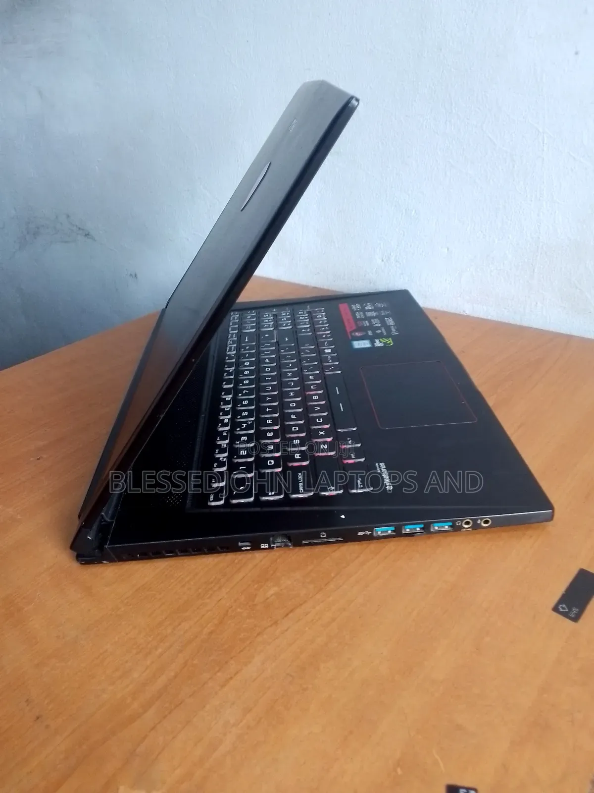 Laptop MSI GS73VR 7RF Stealth Pro 8GB Intel Core i7 SSD 256GB