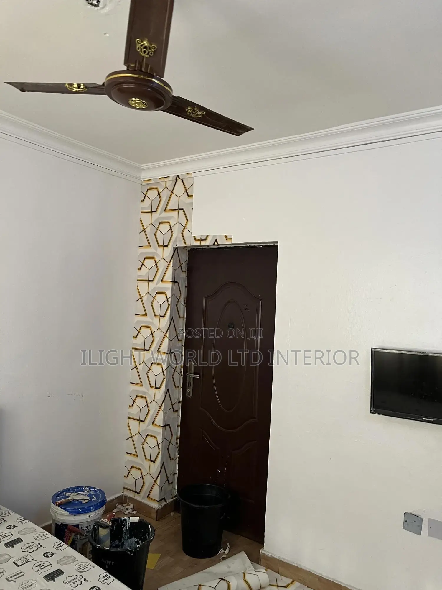 Highly Skilled Standard Wallpaper Installer.