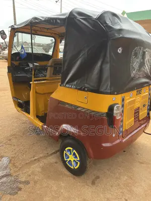 TVS King Cargo 2020 Yellow