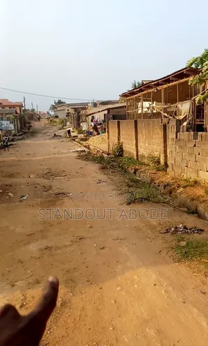 4bdrm Block of Flats in Rofo First Gate for sale