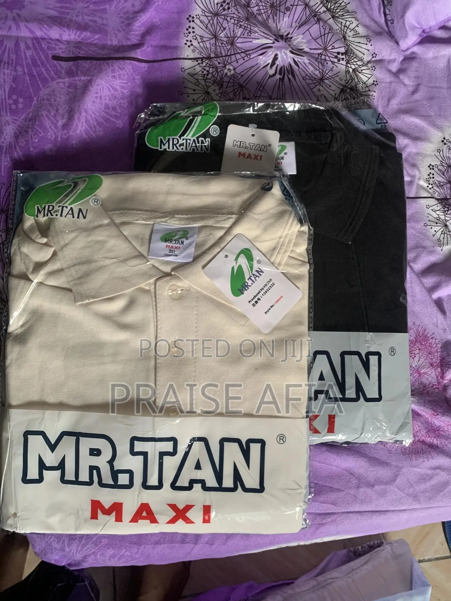 Collar-neck Plain T-shirts
