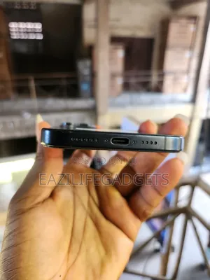 New Apple iPhone 15 Pro Max 256 GB Black