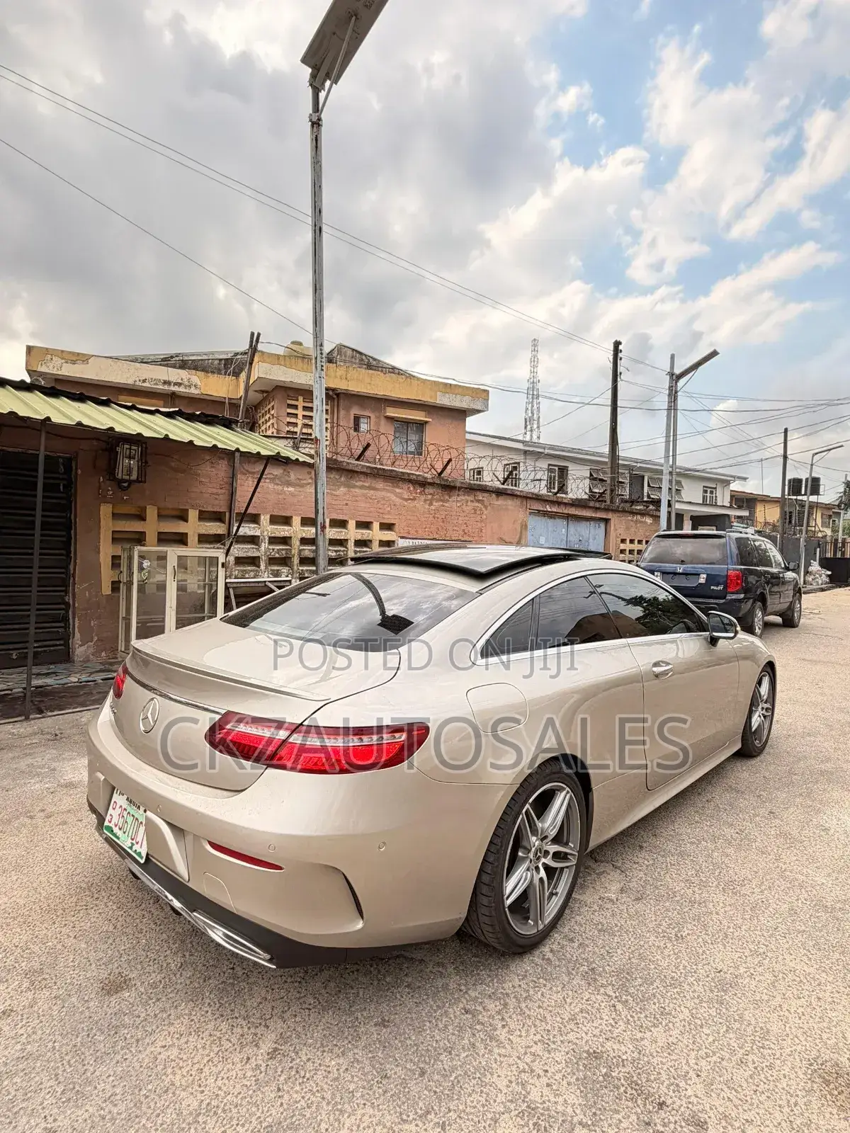 Mercedes-Benz E400 2018 Gold
