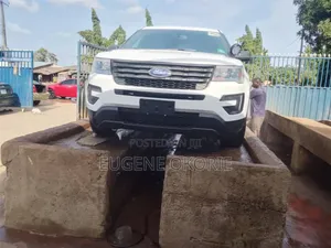 Ford Explorer 2018 White