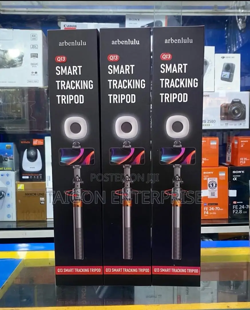 Q13 Smart Tracking Tripod