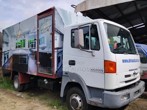 Nissan Cabstar 2009 White