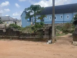 Genuine 90ft By 100ft Fenced Round With Reg Survey In Evbukhu