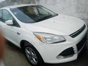 Ford Escape SE 4dr SUV AWD (1.6L 4cyl Turbo 6A) 2014 White
