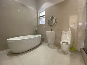 3bdrm Apartment in Banana Island for rent
