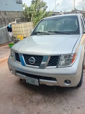 Nissan Pathfinder LE 4x4 2005 Silver