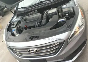Hyundai Sonata Sport 4dr Sedan (2.4L 4cyl 6A) 2015 Gray