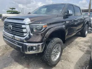 Toyota Tundra 1794 5.7L V8 4x4 CrewMax 5.6 ft. box 145.7 in. WB 2019 Brown