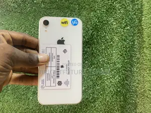 Apple iPhone XR 64 GB White