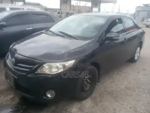 Toyota Corolla 2010 Black