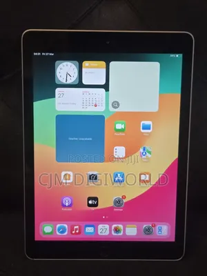 Apple iPad 9.7 32 GB Gray