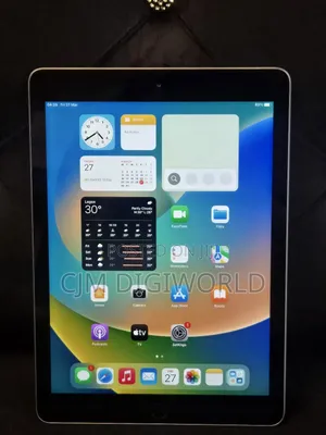 Apple iPad 9.7 32 GB Gray