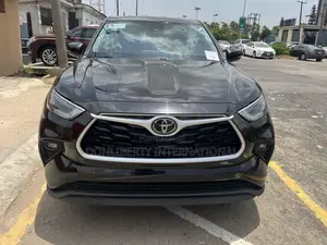 Toyota Highlander XLE 2021