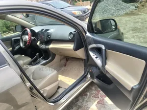 Toyota RAV4 3.5 Limited 2010 Green