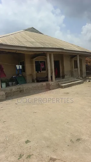 4bdrm Bungalow in Off Gas Line, Obafemi-Owode for sale