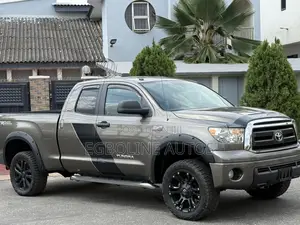 Toyota Tundra Double Cab 4x4 Limited 2010 Gray