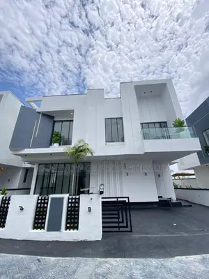 5bdrm Duplex in Chevron for sale