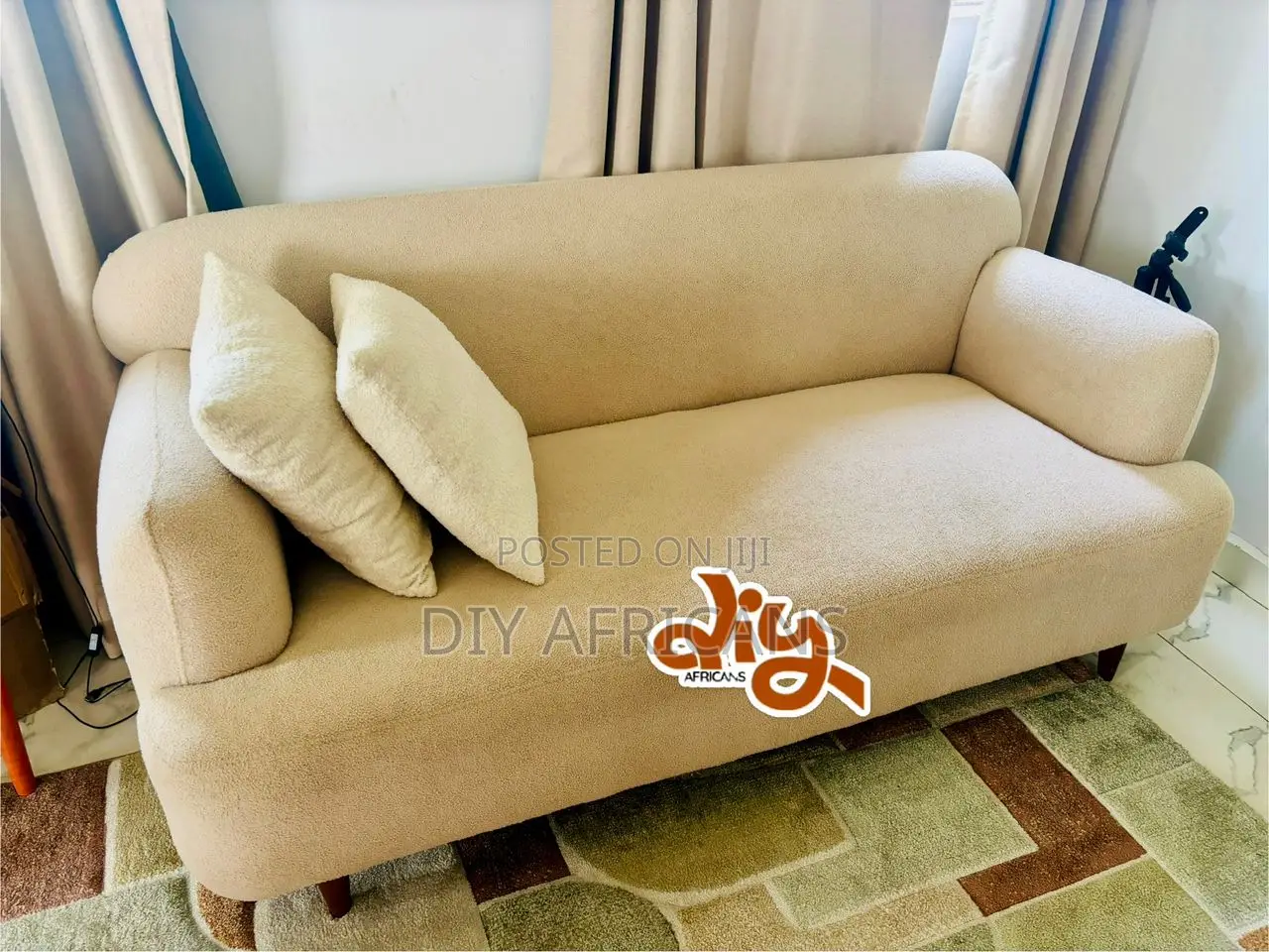 Comfortable Modern Sofa Couch -- Durable Stylish