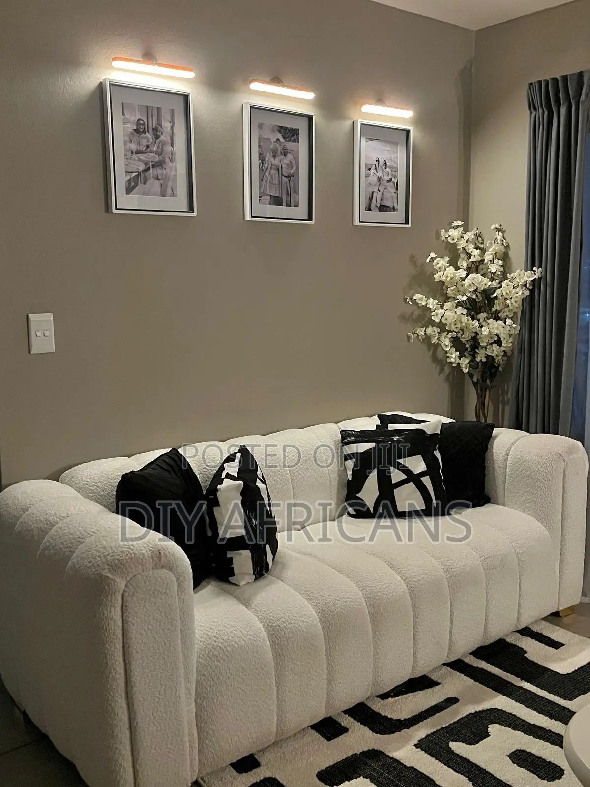 Comfortable Modern Sofa Couch -- Durable Stylish