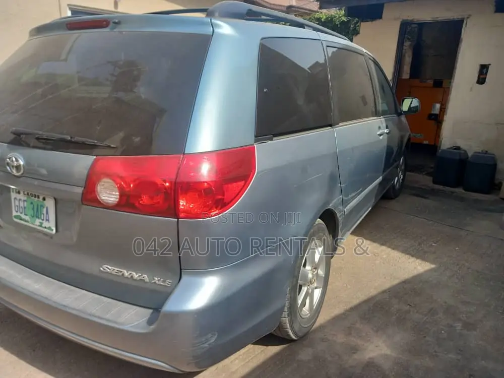 Toyota Sienna for Hire