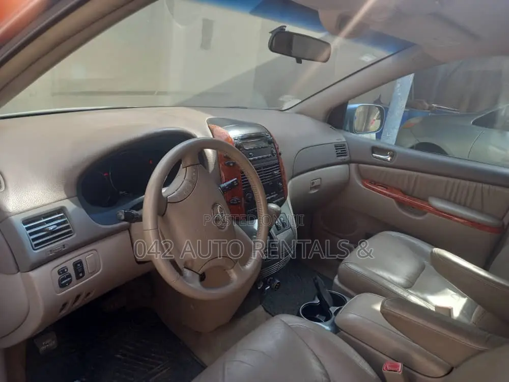 Toyota Sienna for Hire