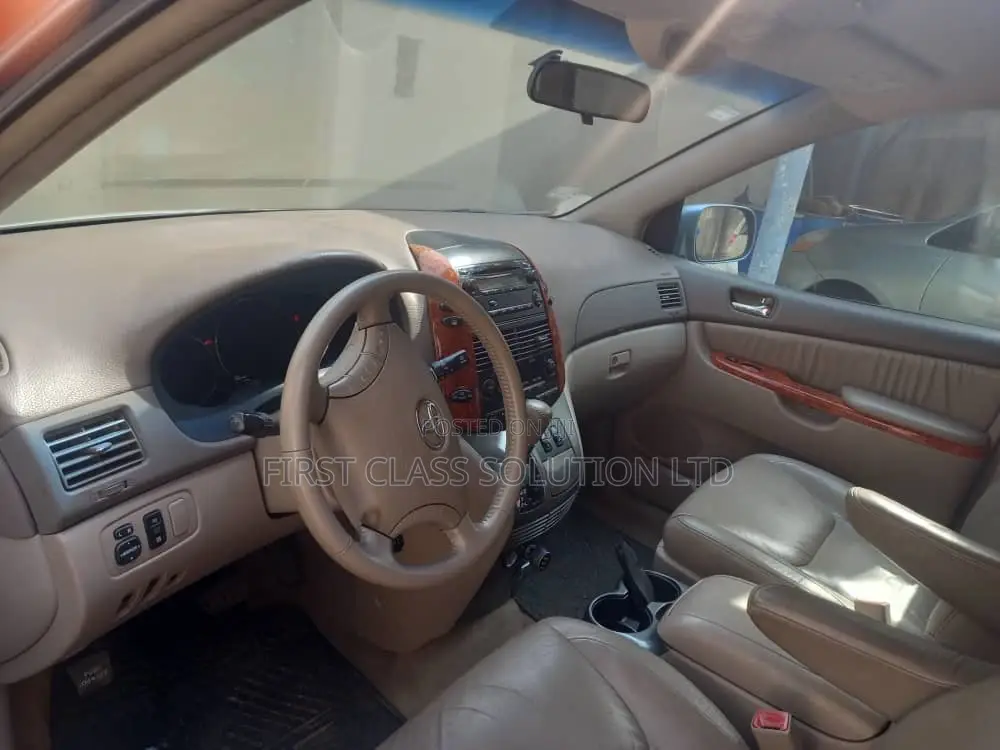 Toyota Sienna for Hire