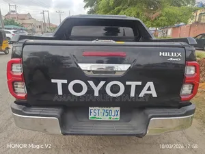 Toyota Hilux 2.7 VVT-i 4X4 SRX 2012 Black