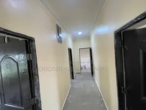 3bdrm Block of Flats in Ohiamini Close, Rumuomasi for rent