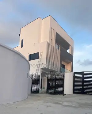 4bdrm Duplex in Orchid, Chevron for sale