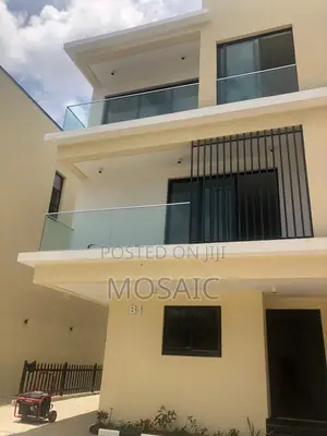5bdrm Duplex in Parkview for rent