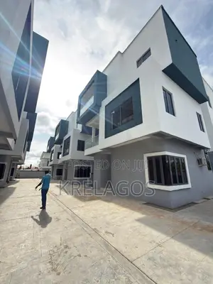 4bdrm Duplex in Orchid, Chevron for sale
