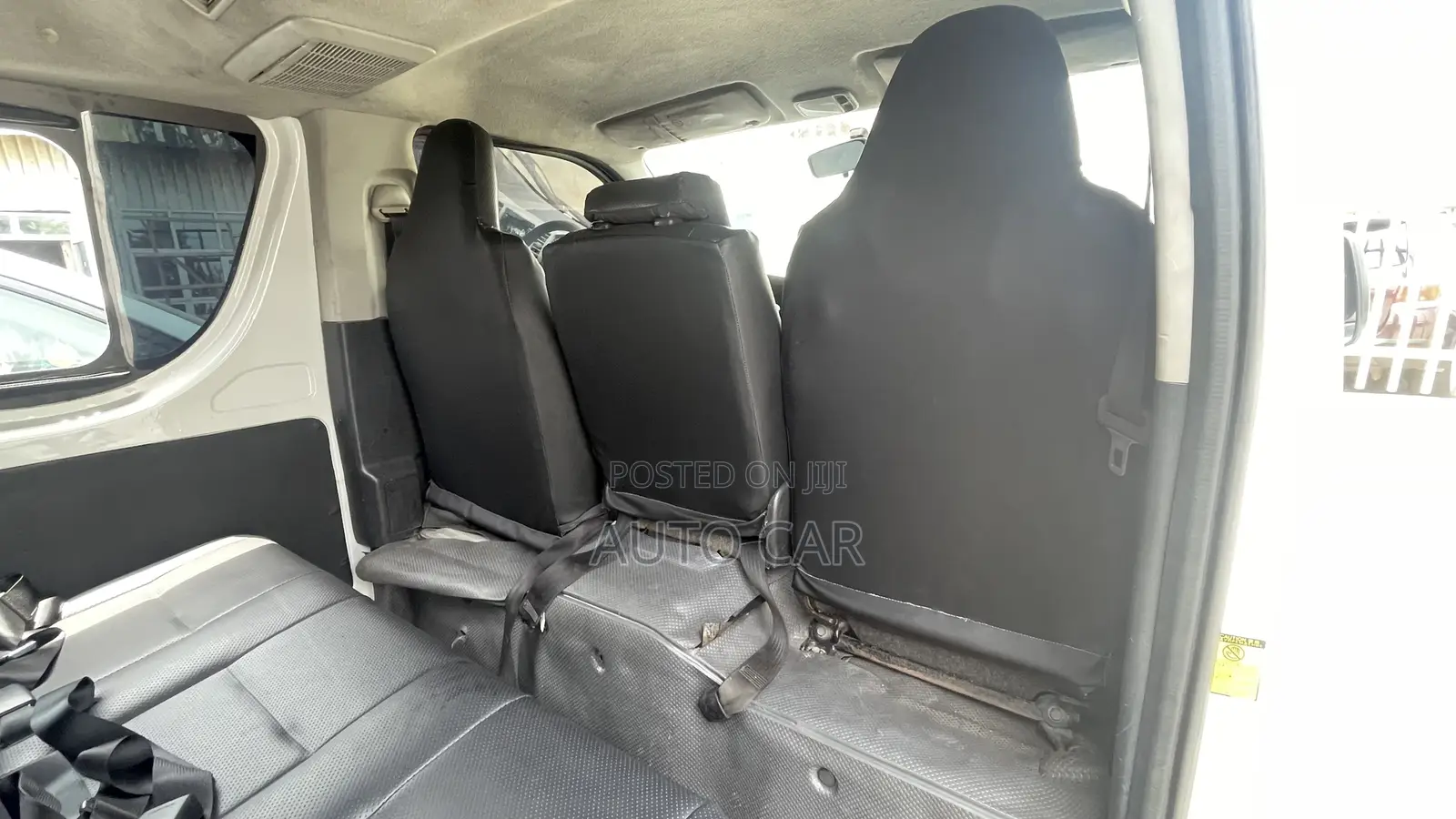 Toyota HiAce 2013 White