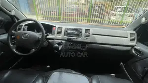Toyota HiAce 2013 White