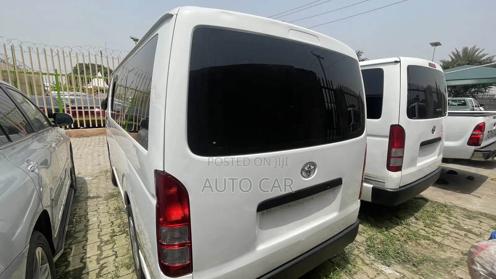 Toyota HiAce 2013 White