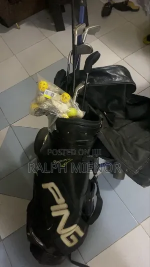 Great Golf Bag Set With Bag Carrier Equipped With Tyres and Golf Balls