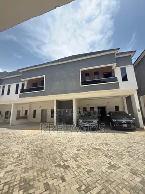 4bdrm Duplex in Chevron for sale