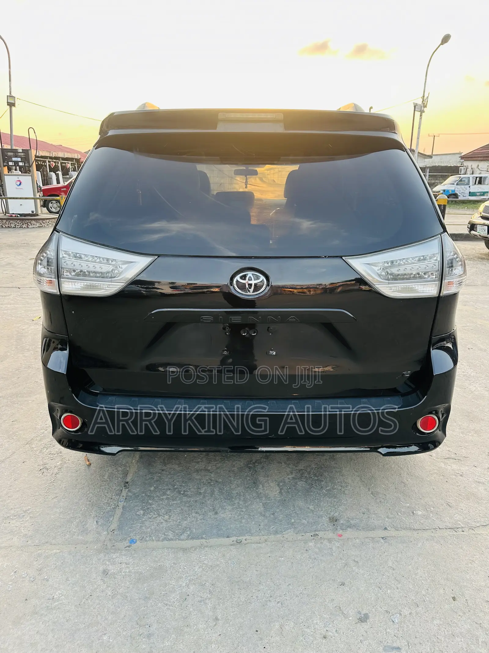 Toyota Sienna 2011 Black