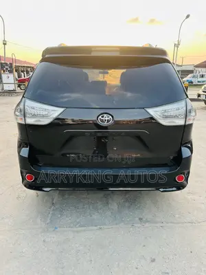 Toyota Sienna 2011 Black