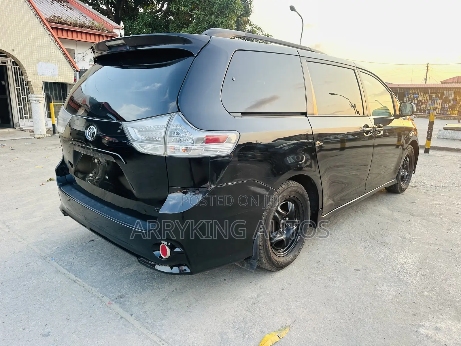Toyota Sienna 2011 Black