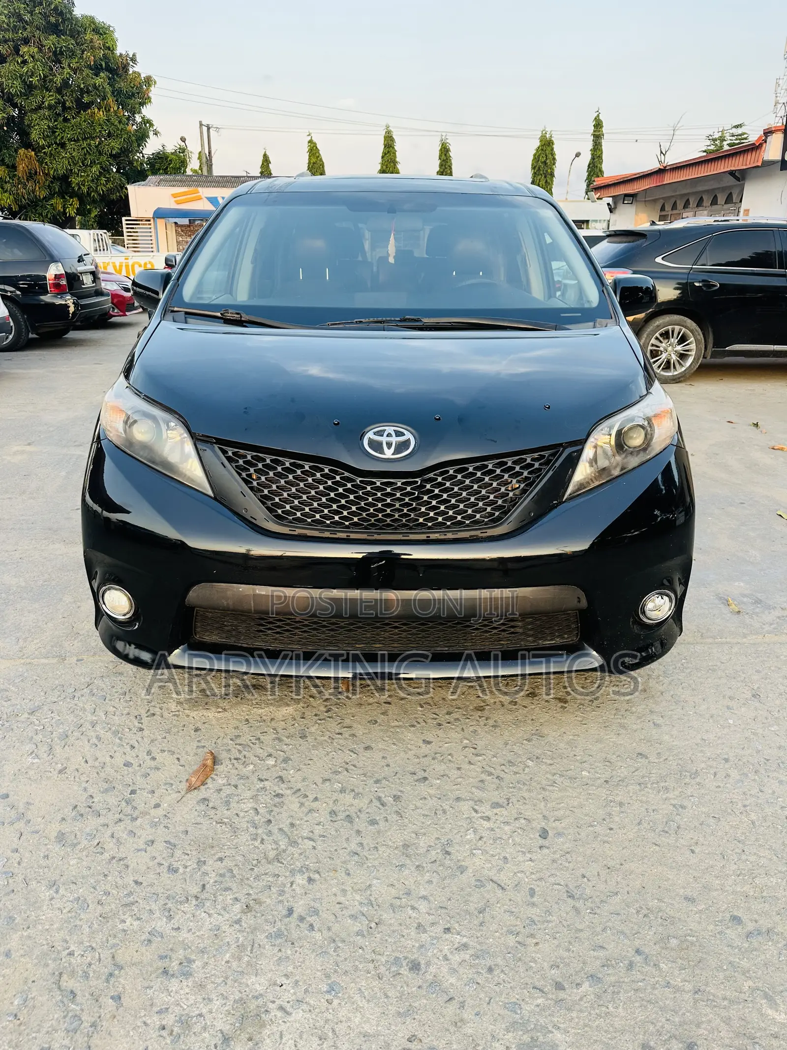 Toyota Sienna 2011 Black