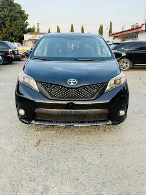 Toyota Sienna 2011 Black