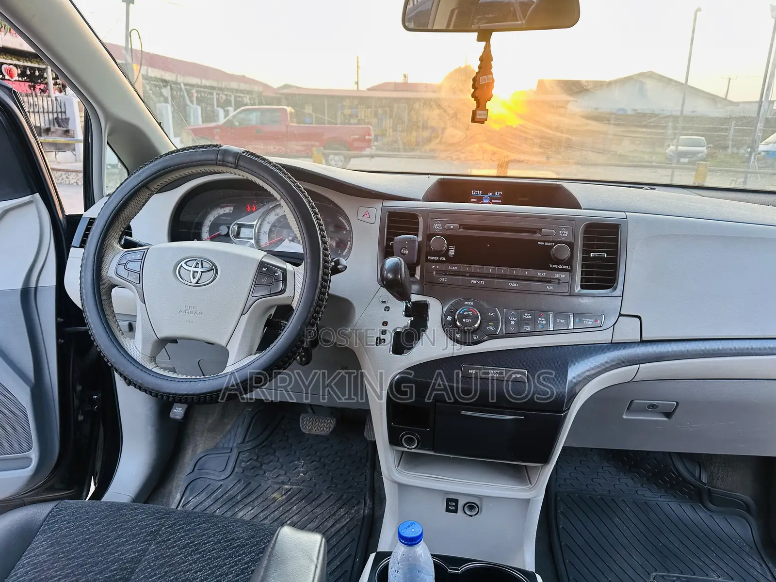 Toyota Sienna 2011 Black