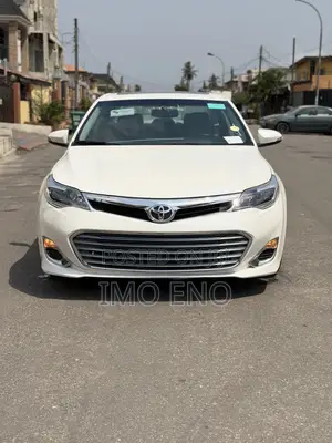 Toyota Avalon XLE 4dr Sedan (3.5L 6cyl 6A) 2015 White
